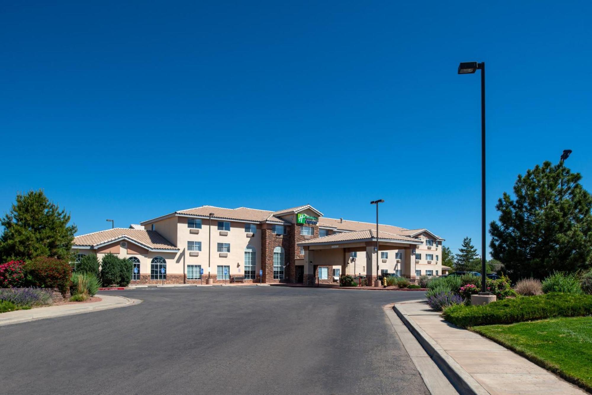 Holiday Inn Express Hotel & Suites Farmington By Ihg מראה חיצוני תמונה
