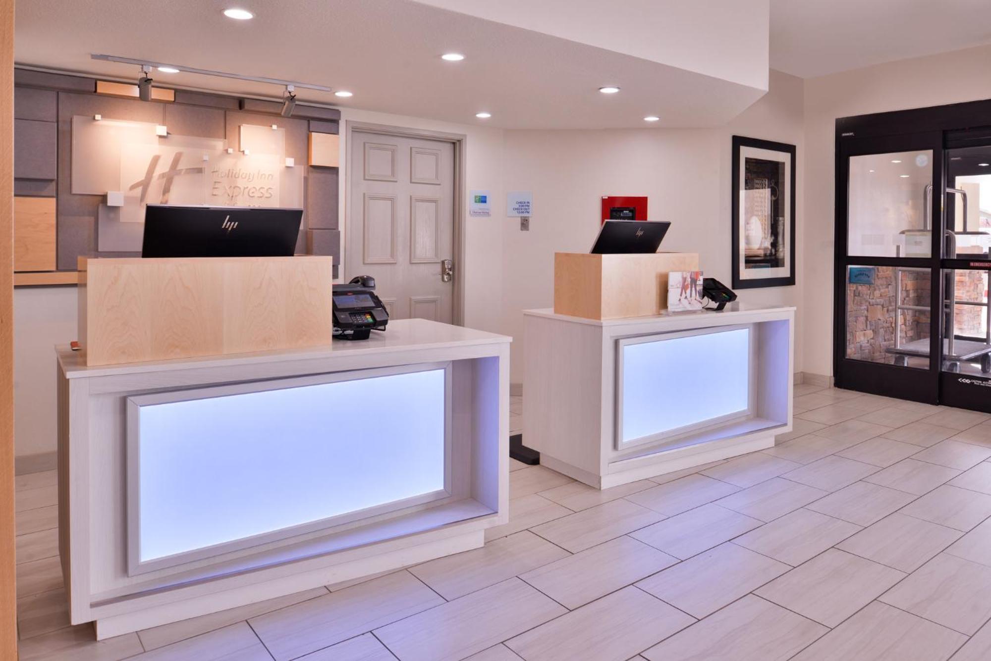 Holiday Inn Express Hotel & Suites Farmington By Ihg מראה חיצוני תמונה