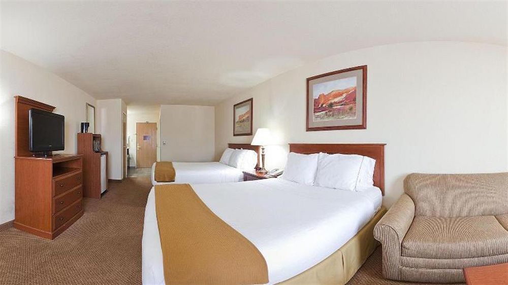 Holiday Inn Express Hotel & Suites Farmington By Ihg מראה חיצוני תמונה