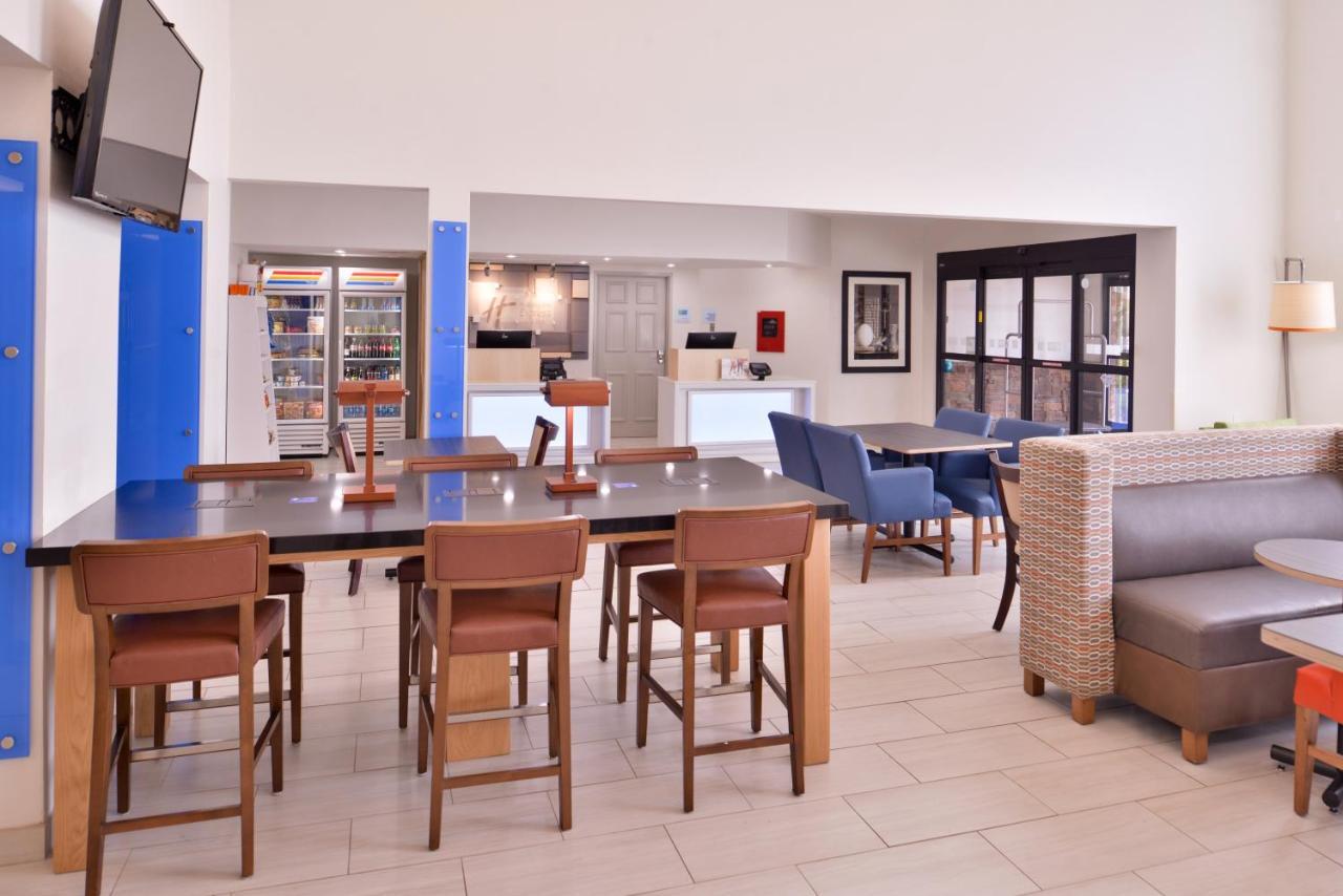 Holiday Inn Express Hotel & Suites Farmington By Ihg מראה חיצוני תמונה