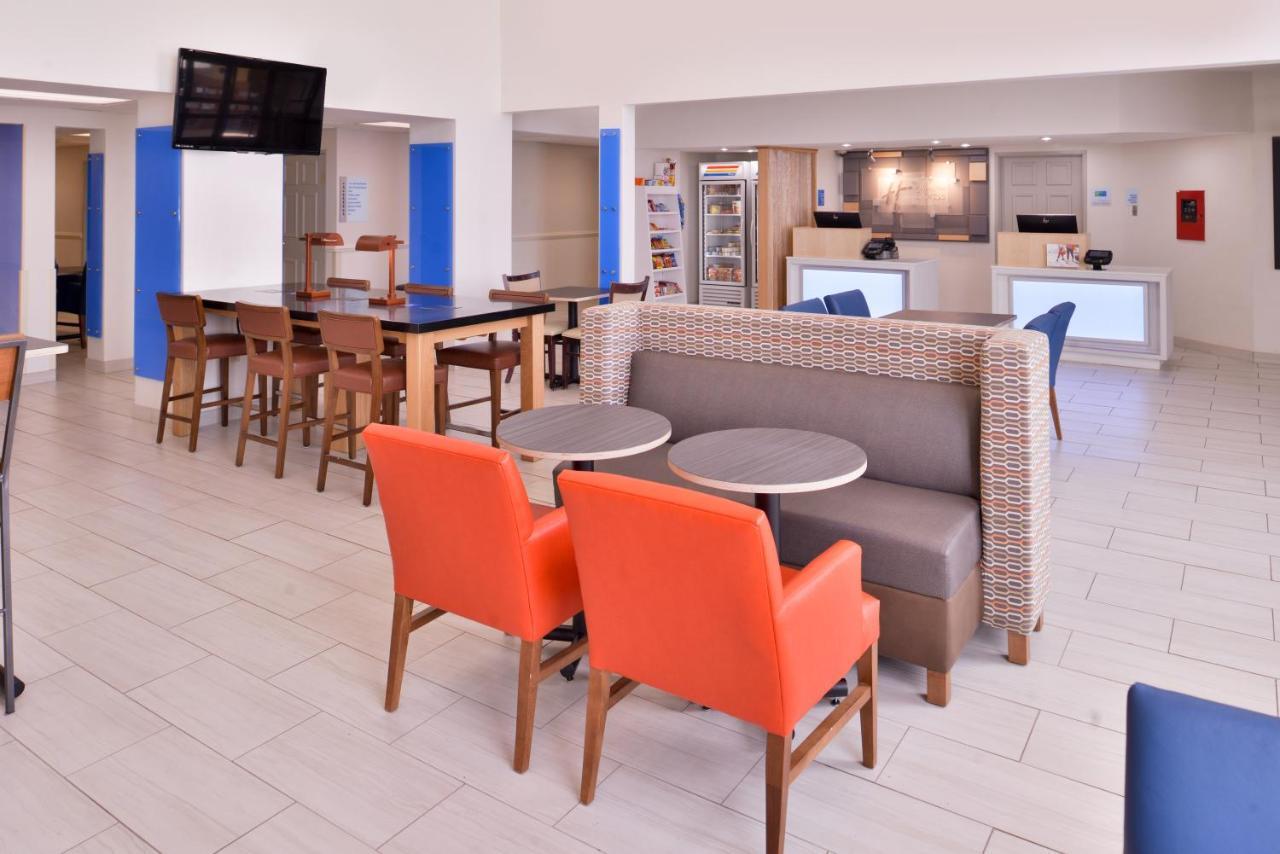 Holiday Inn Express Hotel & Suites Farmington By Ihg מראה חיצוני תמונה